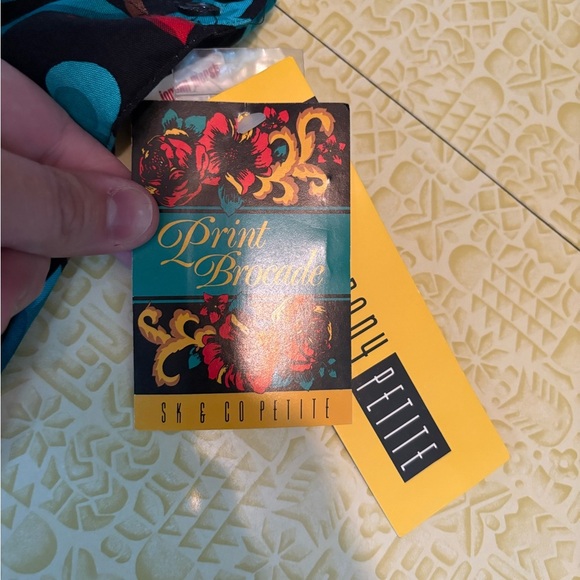 Vintage Floral Patterned Skirt - Black, Red, Brown, Teal - Picture 4 of 10